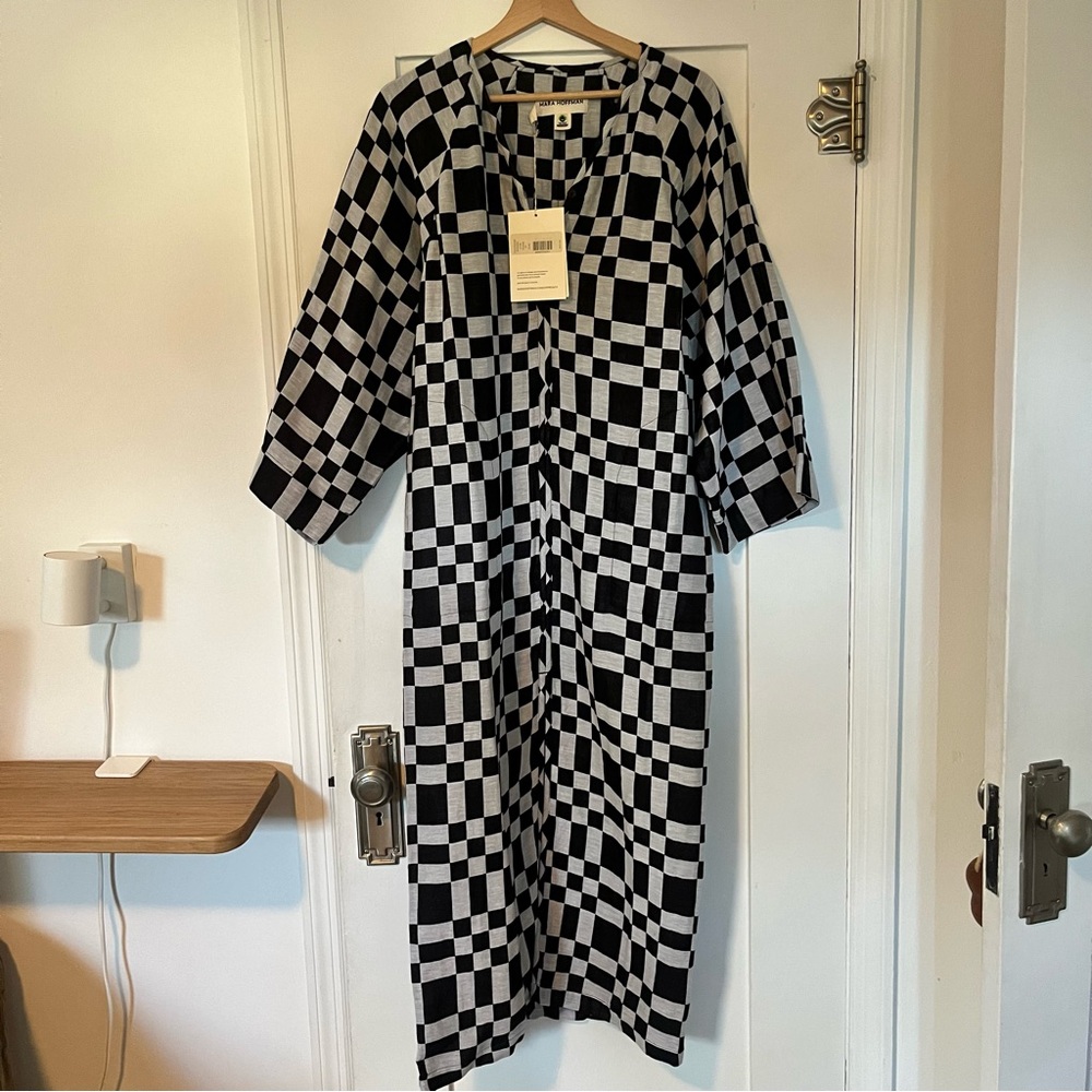 Mara Hoffman super soft organic cotton cover up with pockets and front slit.
